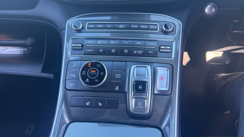 Hyundai SANTA FE 1.6 TGDi Hybrid Premium 5dr 4WD Auto Hybrid Estate